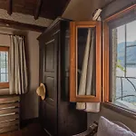 The Writer's Nest Waterfront By Rent Villa