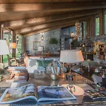 Villa The Writer's Nest Waterfront By Rent *