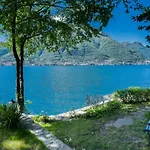 Villa The Writer's Nest Waterfront By Rent