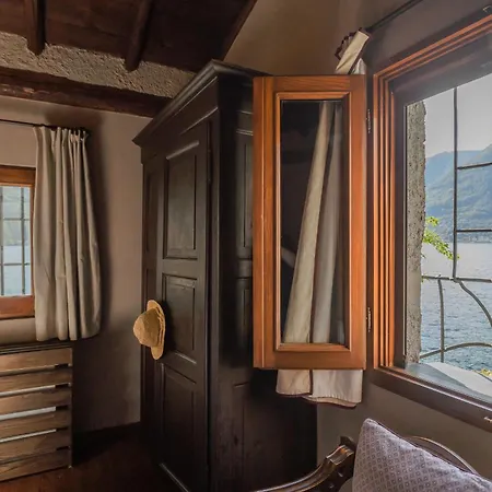 The Writer's Nest Waterfront By Rent Villa