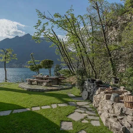 The Writer's Nest Waterfront By Rent * Faggeto Lario