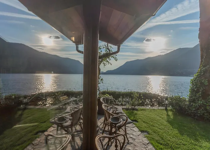 Villa The Writer's Nest Waterfront By Rent *