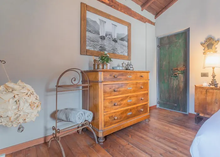 Villa The Writer's Nest Waterfront By Rent *