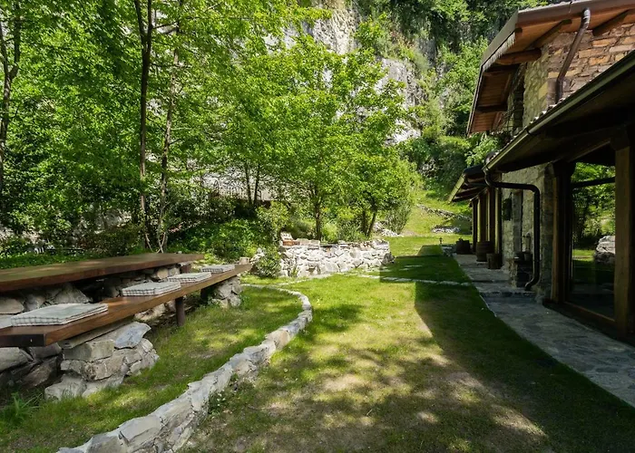 Villa The Writer's Nest Waterfront By Rent
