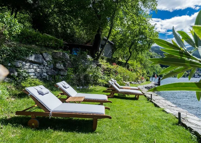 Villa The Writer's Nest Waterfront By Rent