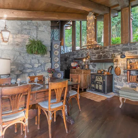 Villa The Writer's Nest Waterfront By Rent